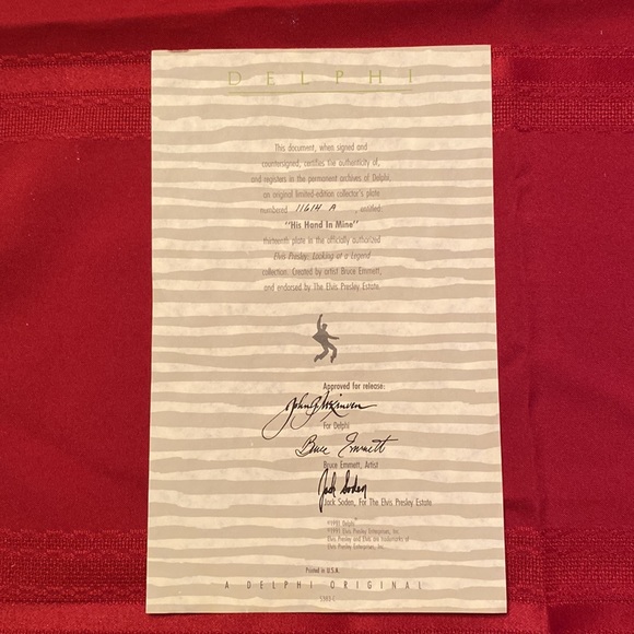 Elvis Presley: Looking at a Legend Delphi Collector Plate - 8 1/2” - Picture 3 of 7